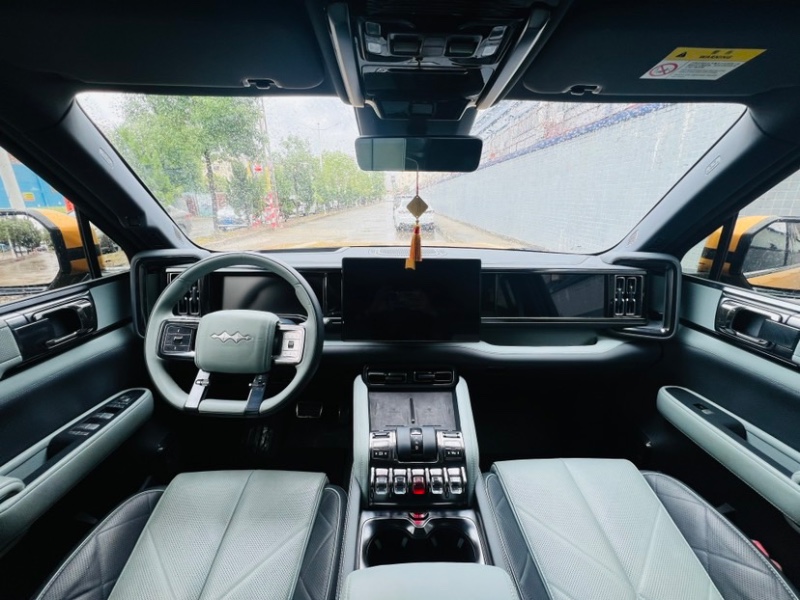 东莞24年比亚迪方程豹4