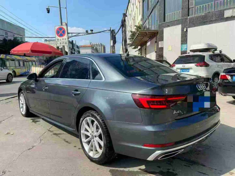 成都20年奥迪A4L7