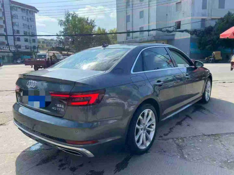 成都20年奥迪A4L8