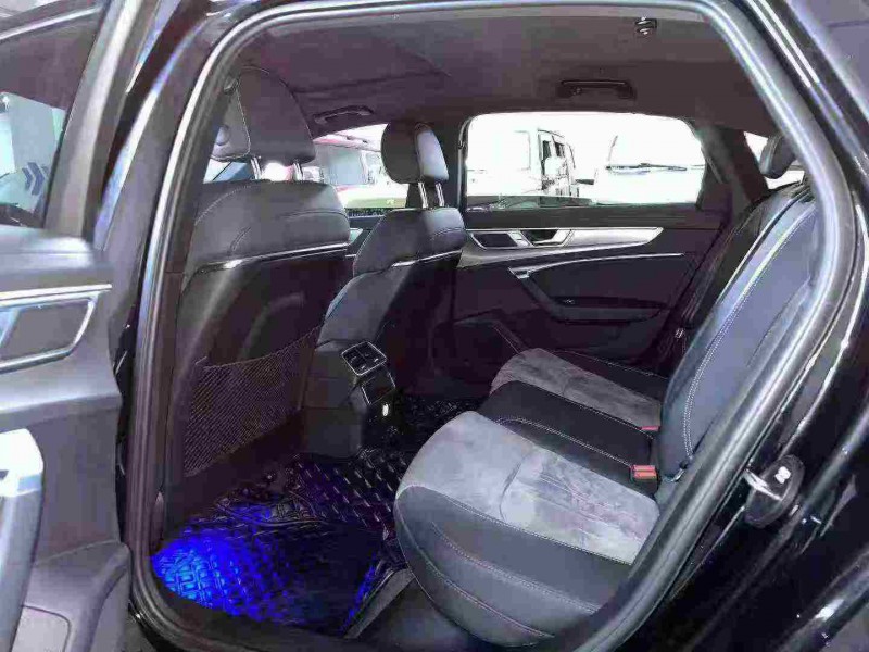 成都23年奥迪A6L6