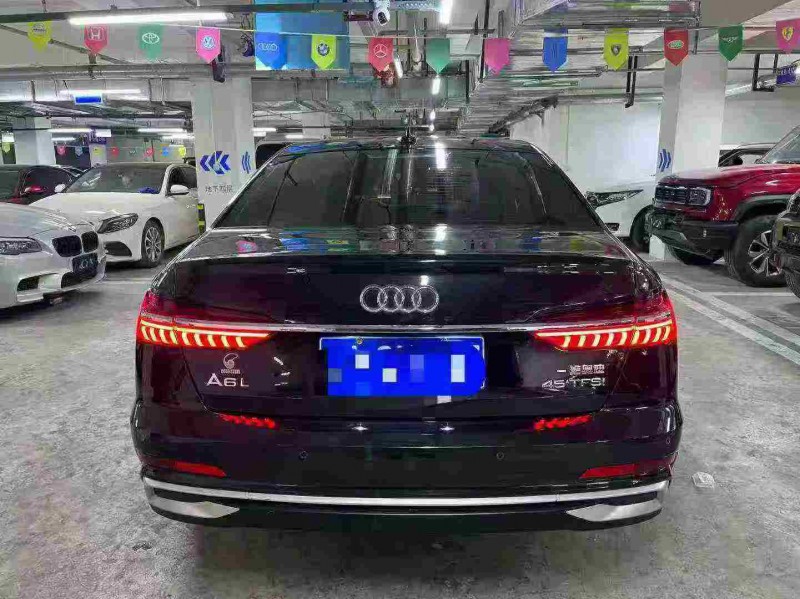 成都23年奥迪A6L9