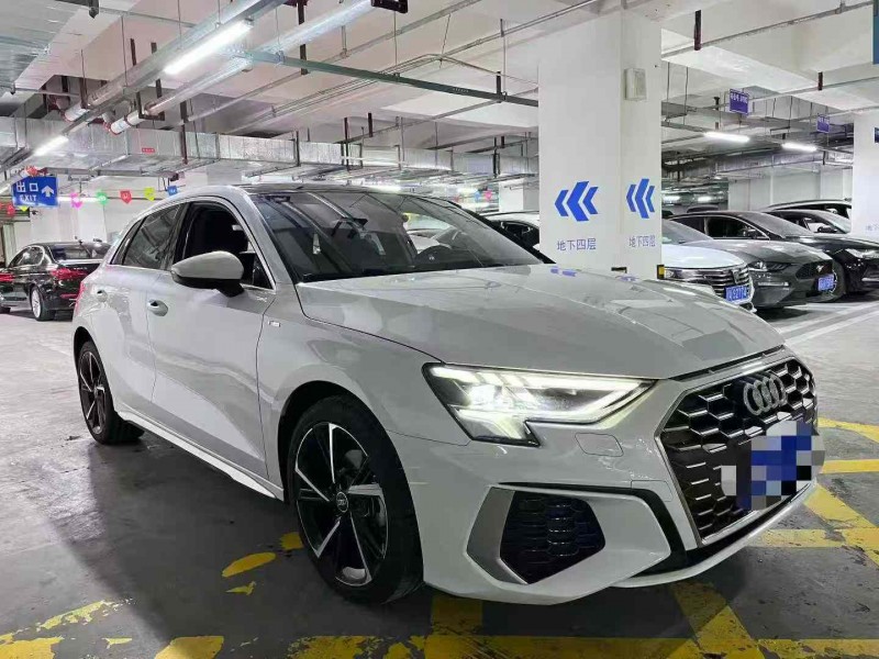 成都24年奥迪A33