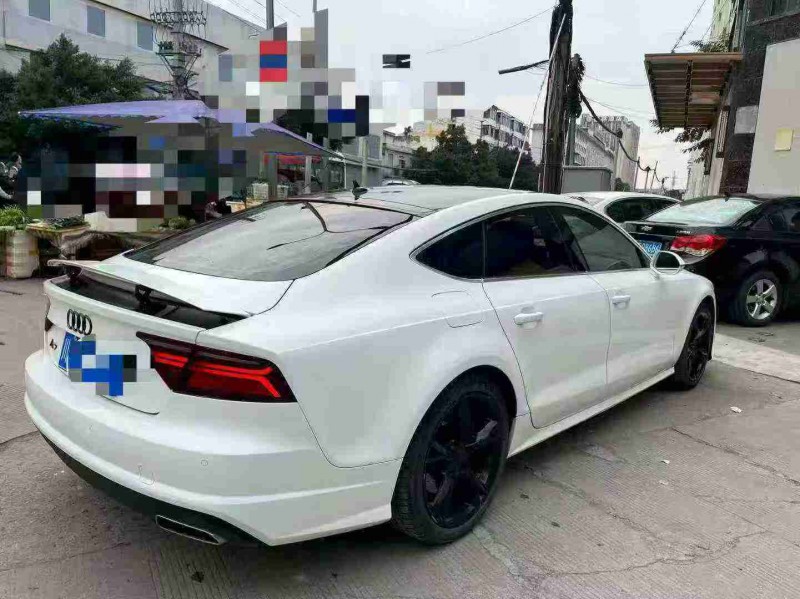 成都16年奥迪A7L8