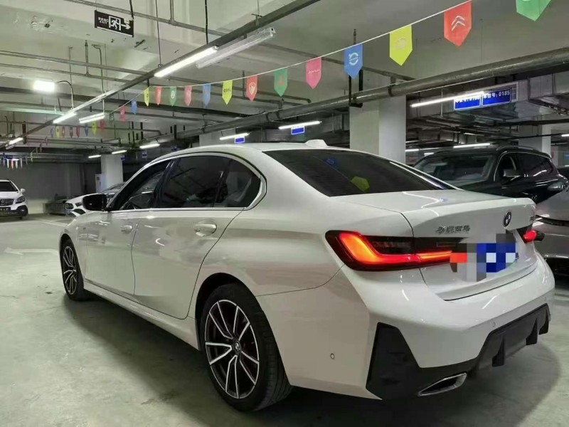 成都22年宝马3系7