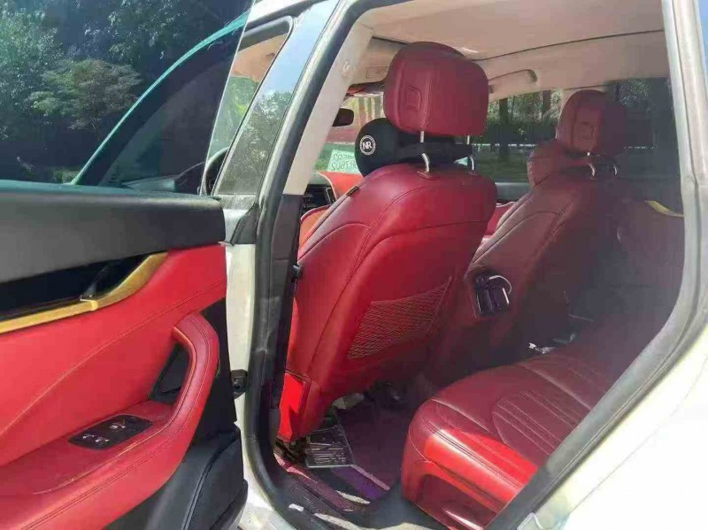 嘉兴17年玛莎拉蒂Levante4