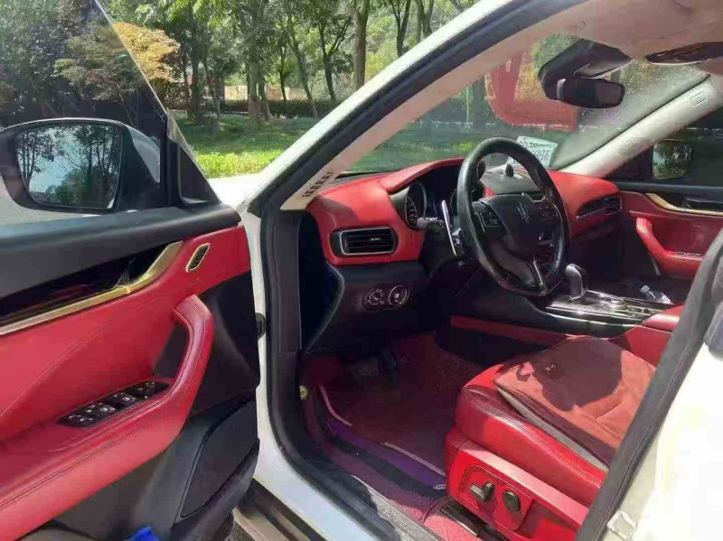 嘉兴17年玛莎拉蒂Levante5