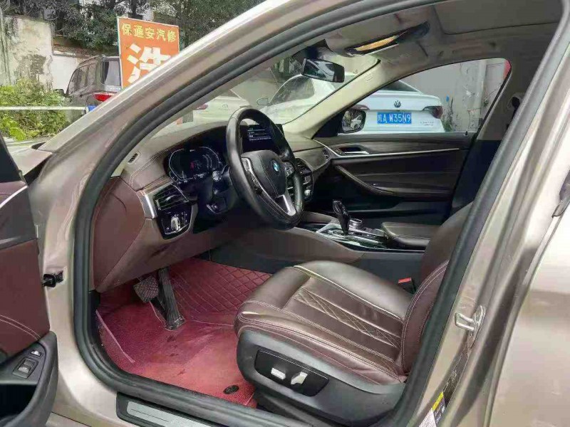 成都20年宝马5系4