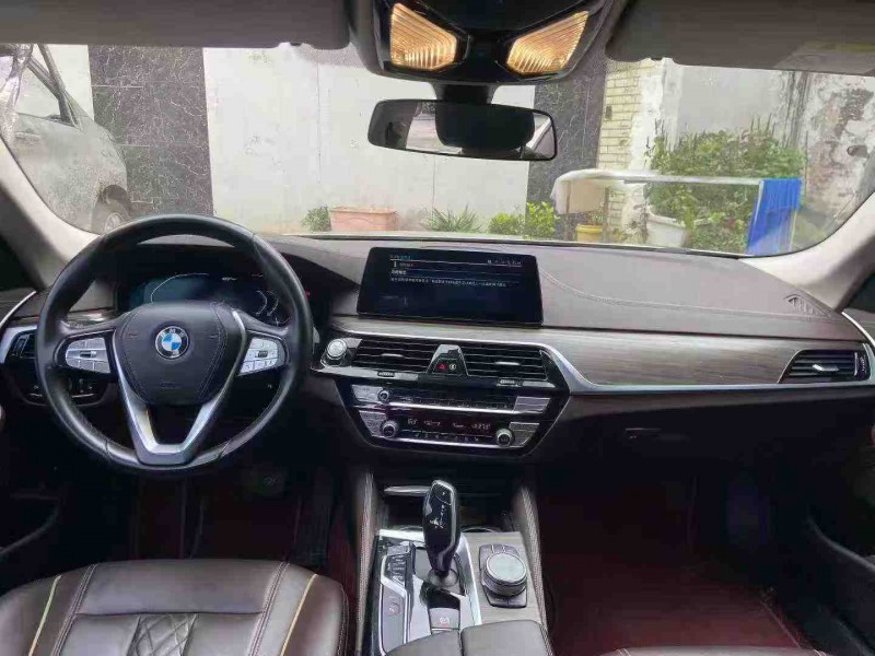 成都20年宝马5系6