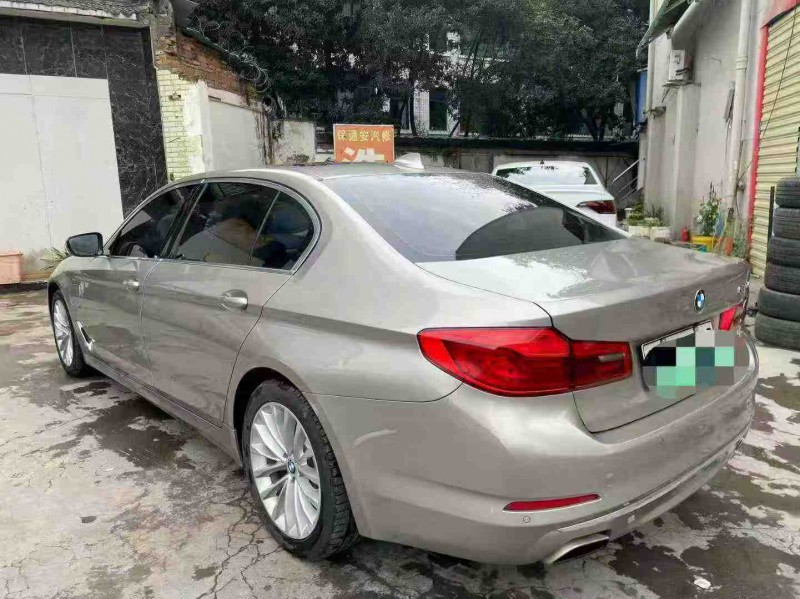 成都20年宝马5系7