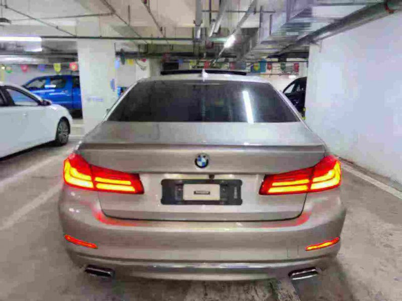 成都19年宝马5系8