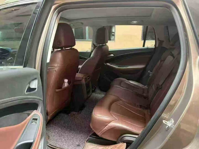 重庆18年别克昂科威5