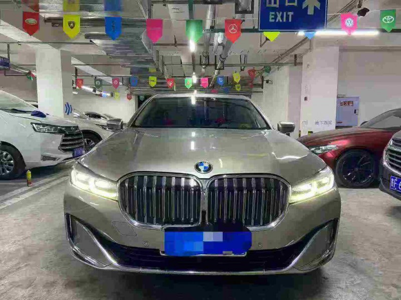 成都21年宝马7系1