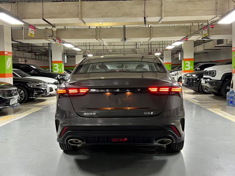 成都25年吉利缤瑞8