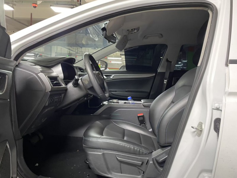 成都23年吉利帝豪3