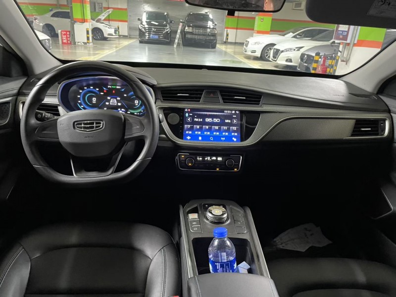 成都23年吉利帝豪4