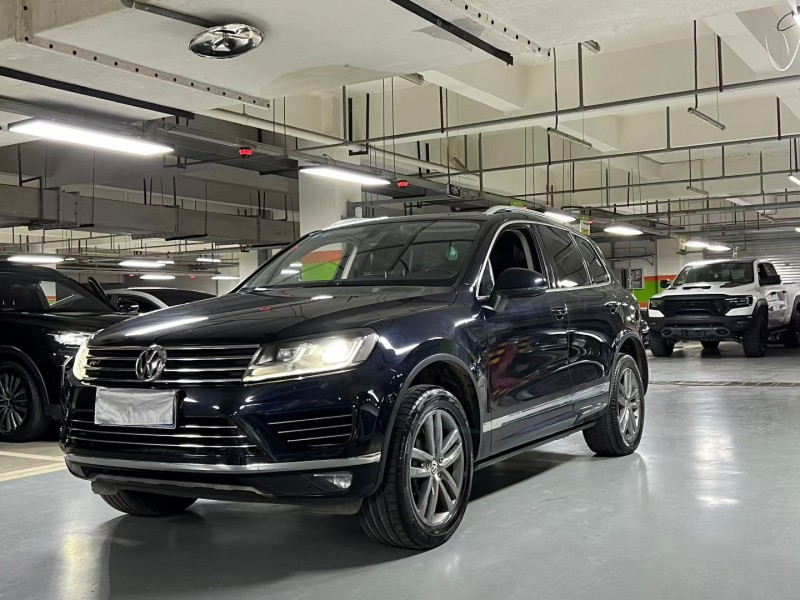 成都17年大众途锐2