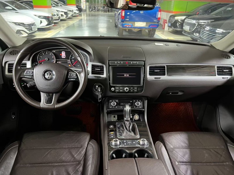 成都17年大众途锐6