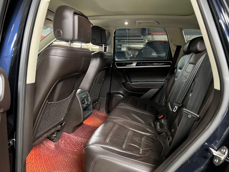 成都17年大众途锐7