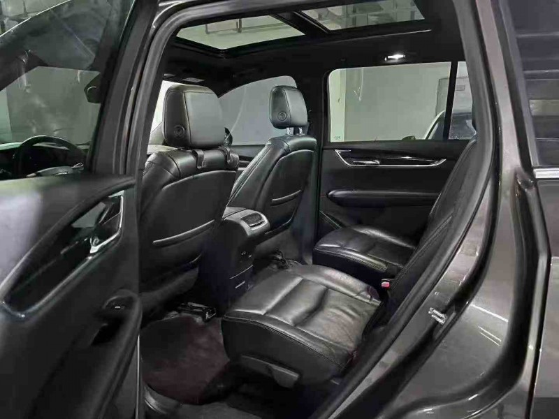 泸州20年凯迪拉克XT64