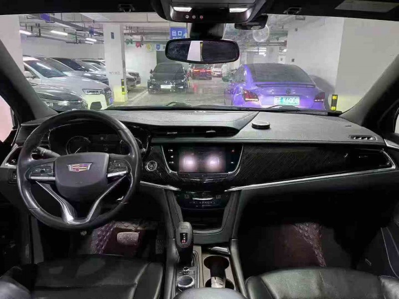 泸州20年凯迪拉克XT67