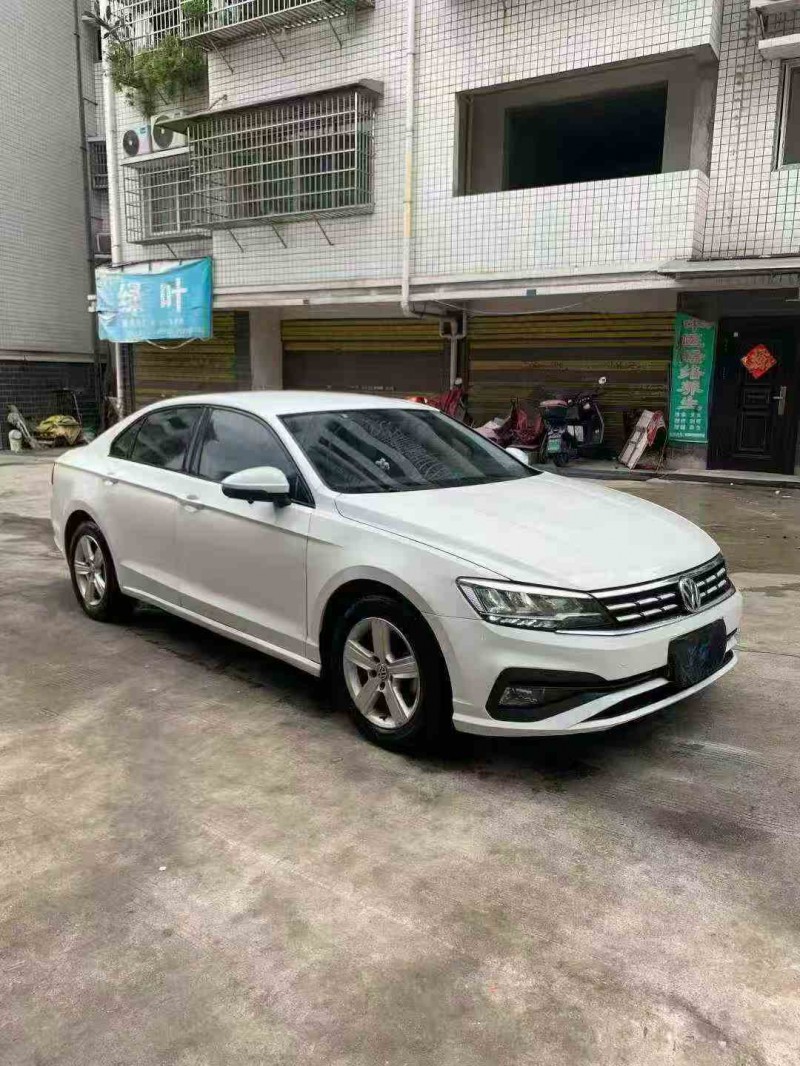 张家界20年大众凌渡2