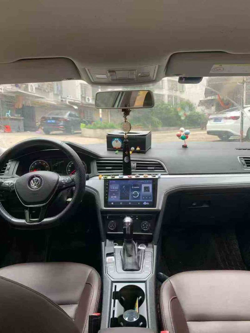 张家界20年大众凌渡4