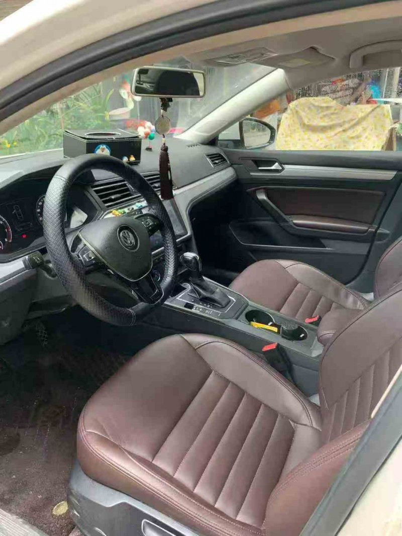 张家界20年大众凌渡5