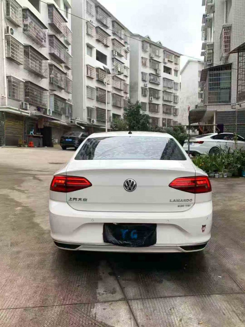 张家界20年大众凌渡9