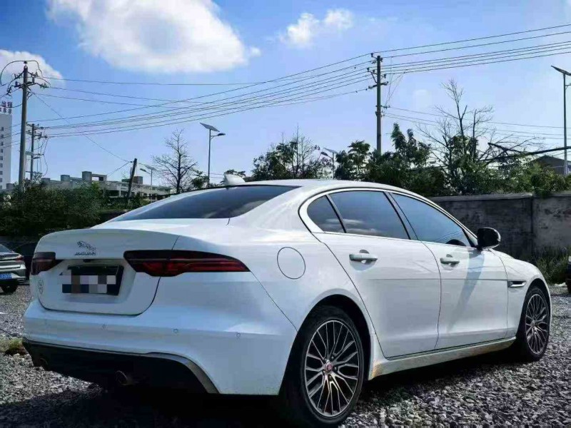 张家界20年捷豹XEL7