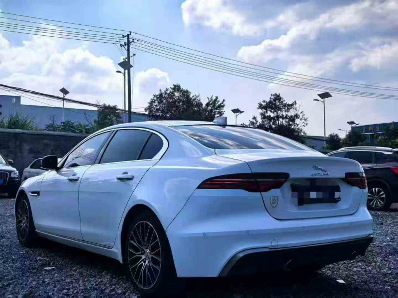 张家界20年捷豹XEL9