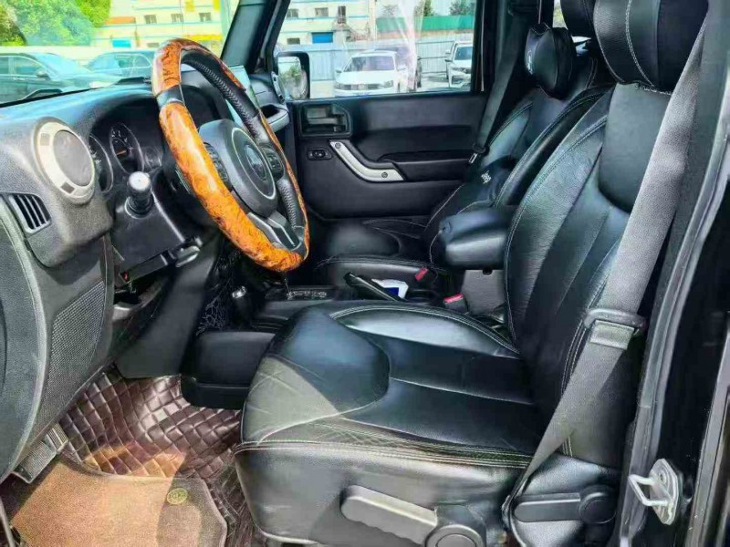 衡阳16年Jeep牧马人5