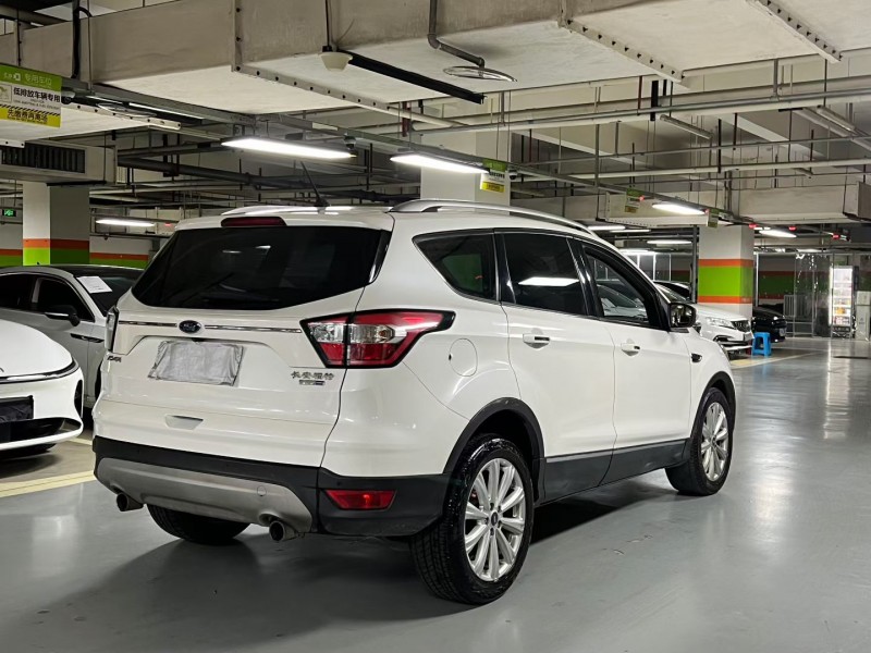 成都18年福特翼虎8