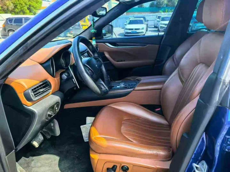 衡阳18年玛莎拉蒂Levante5