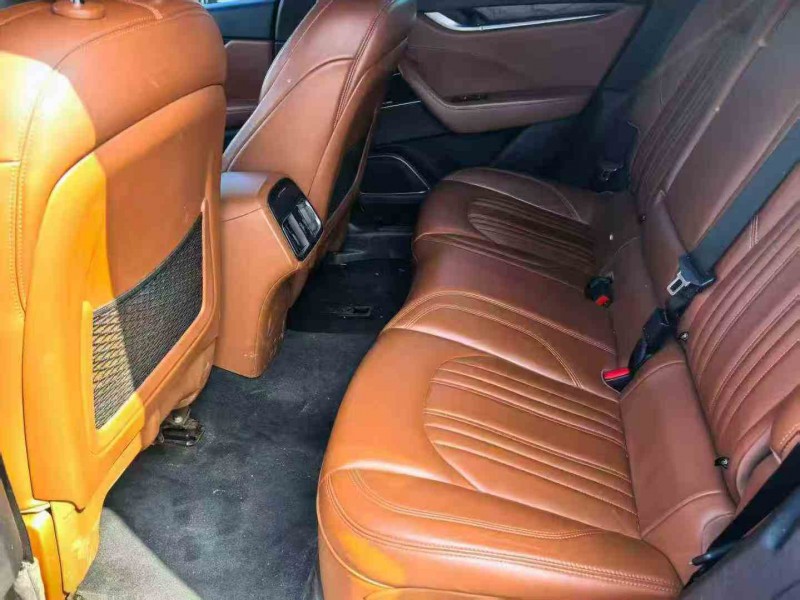 衡阳18年玛莎拉蒂Levante7