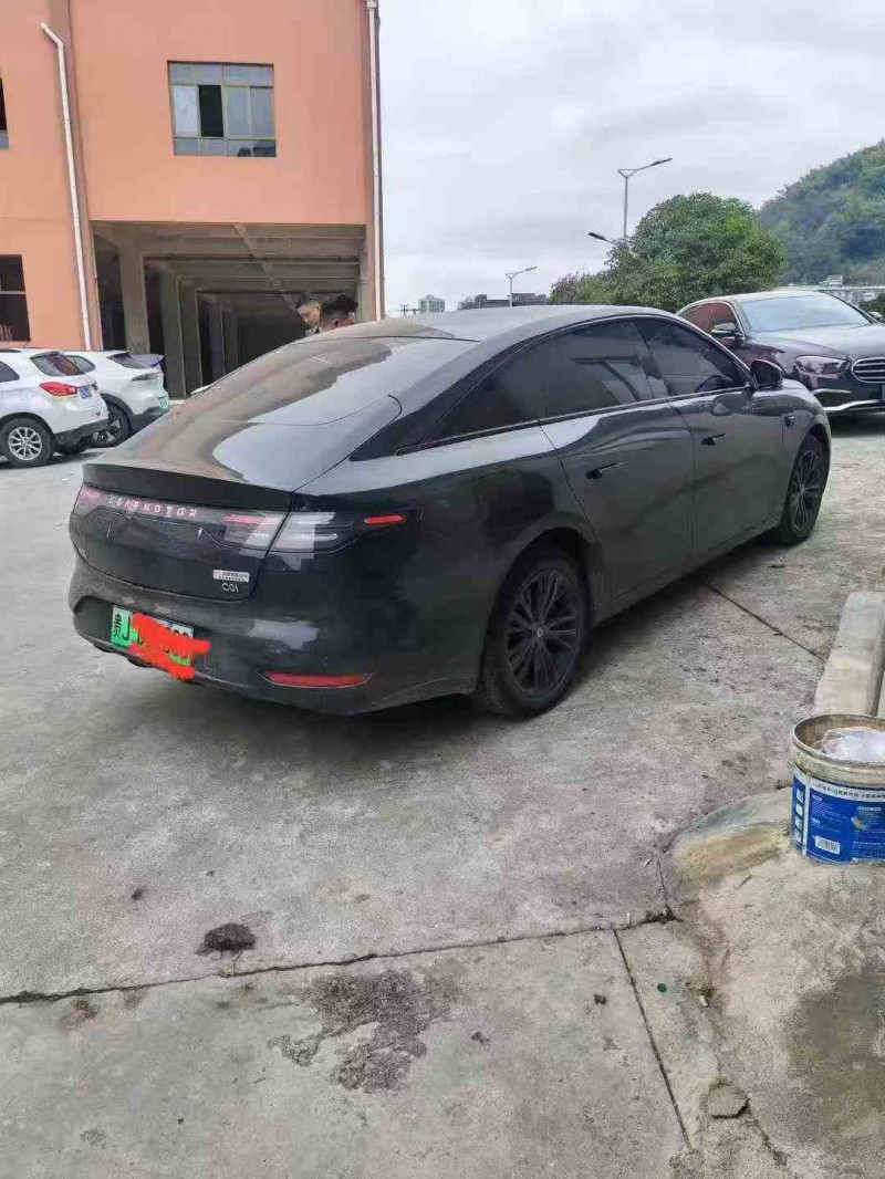 衡阳25年零跑汽车C017