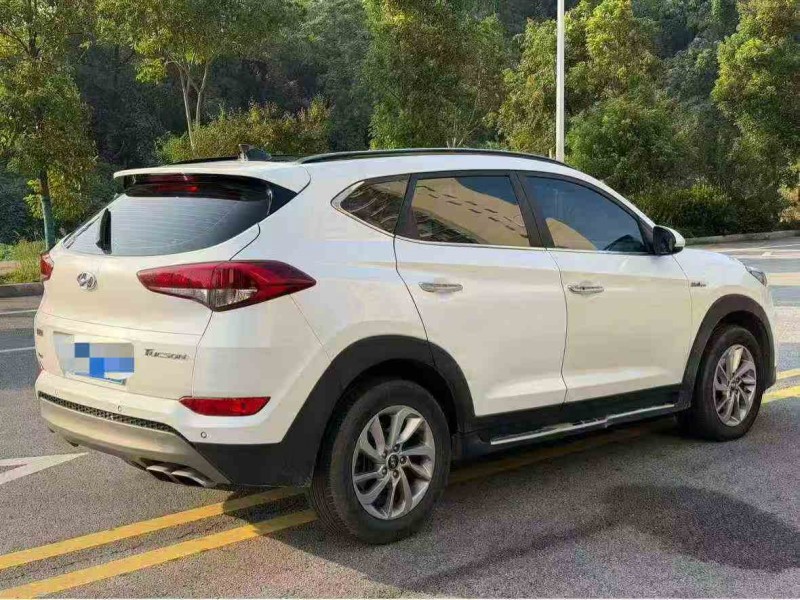 岳阳17年现代途胜7