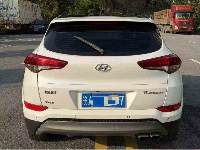 岳阳17年现代途胜8