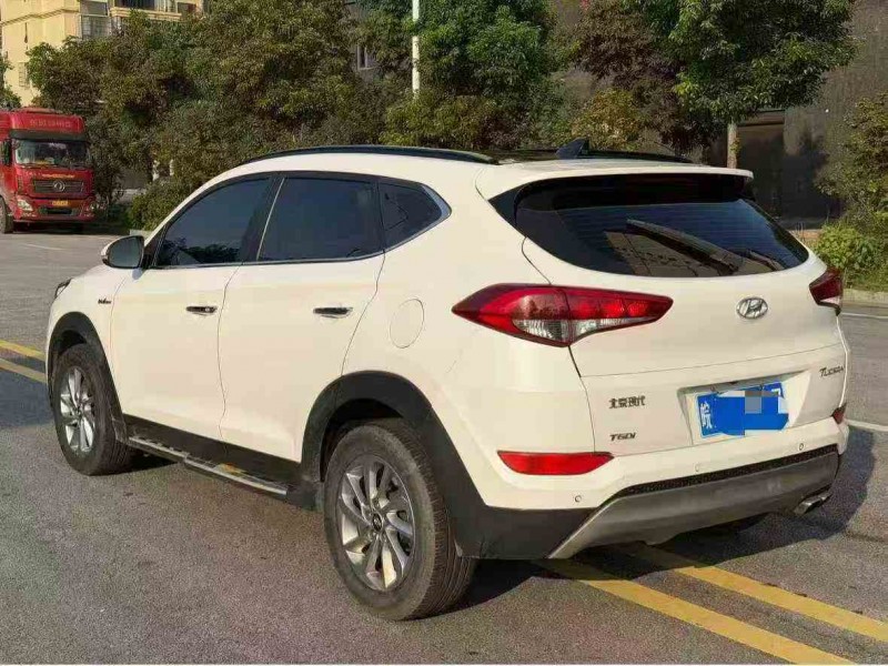 岳阳17年现代途胜9