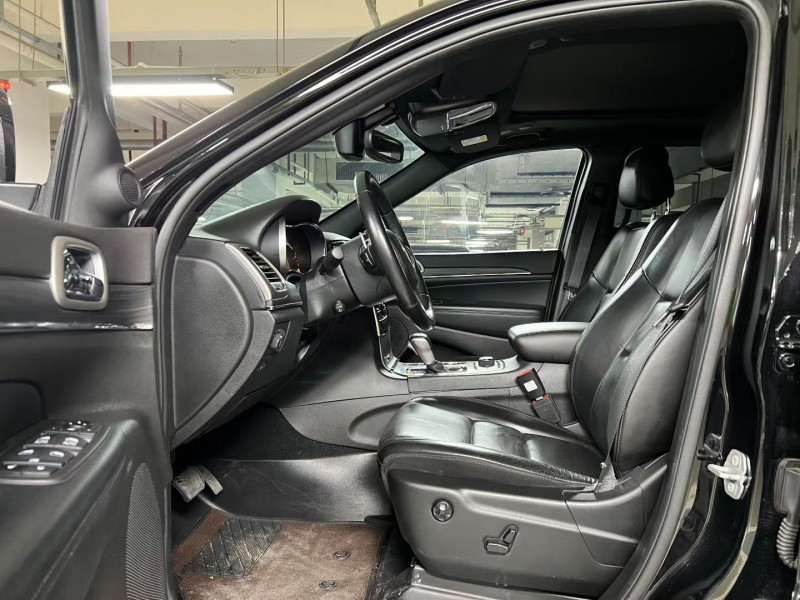 成都21年Jeep大切诺基3