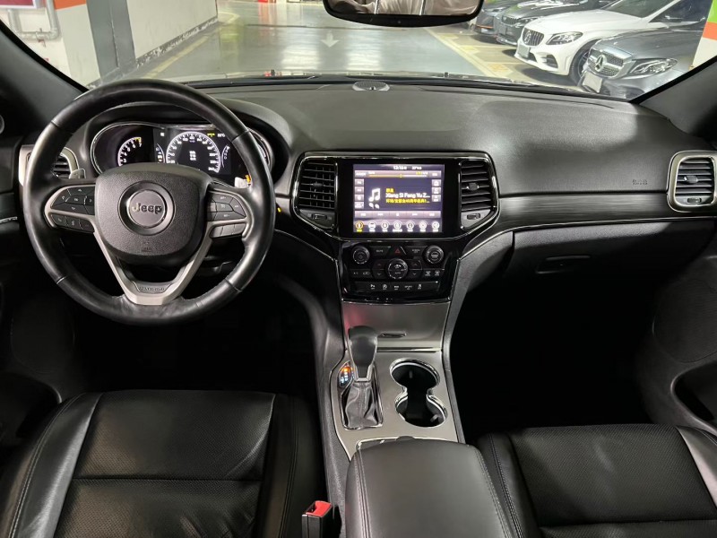 成都21年Jeep大切诺基4