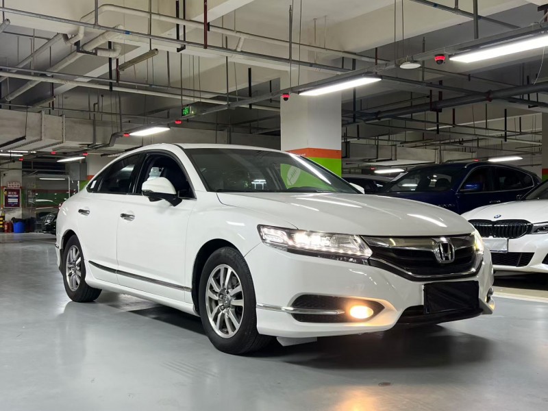 成都17年本田思铂睿3