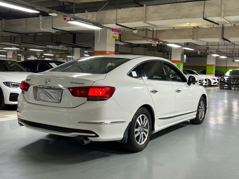 成都17年本田思铂睿4