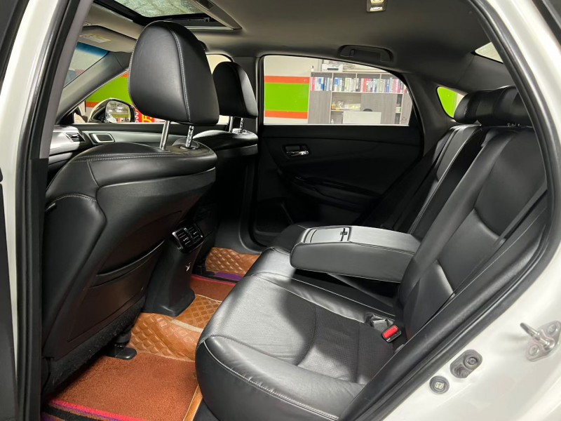 成都17年本田思铂睿6