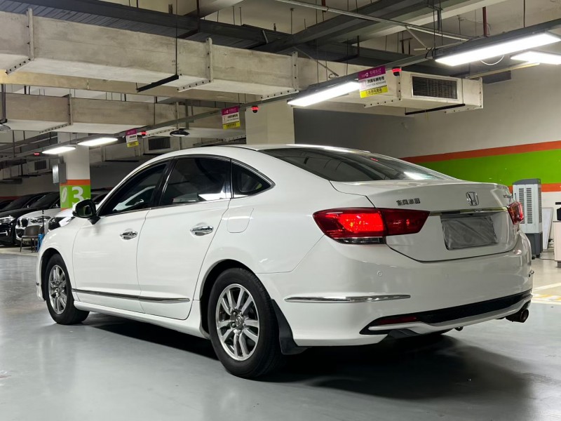 成都17年本田思铂睿8