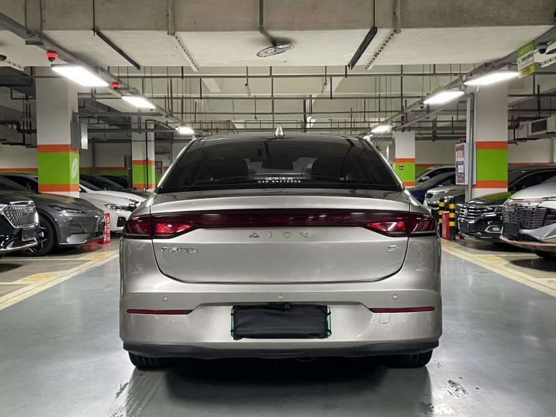 成都23年传祺埃安S7