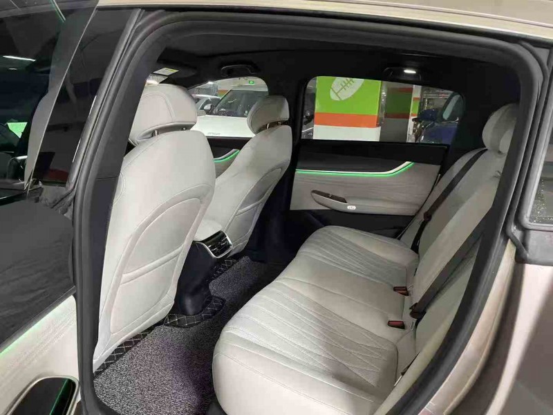 成都24年长安汽车启源6