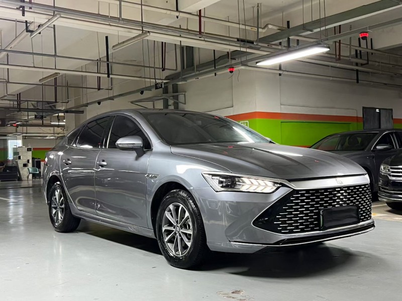 成都24年比亚迪秦3