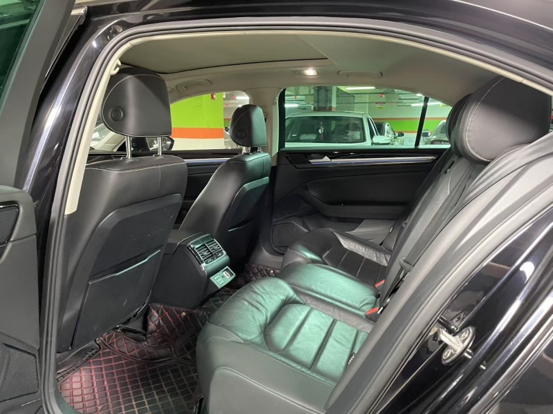 成都19年大众辉昂2