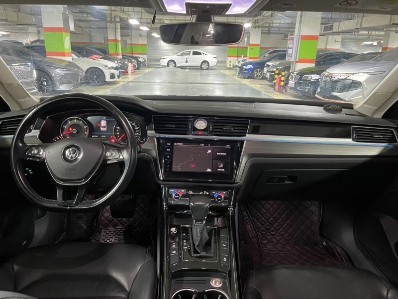 成都19年大众辉昂5