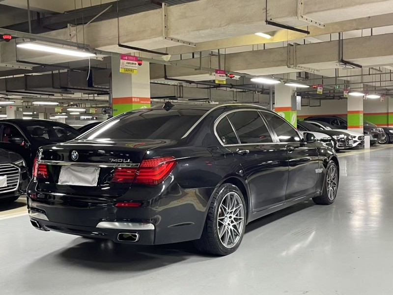 成都14年宝马7系9